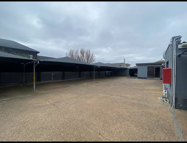 350M² BUILDING FOR SALE IN MILNERTON CENTRAL